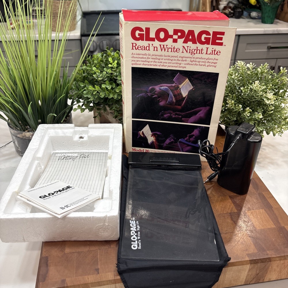 Glo Page Read Write Night Lite Model 20 Portable Book Light Panel Battery Pack
