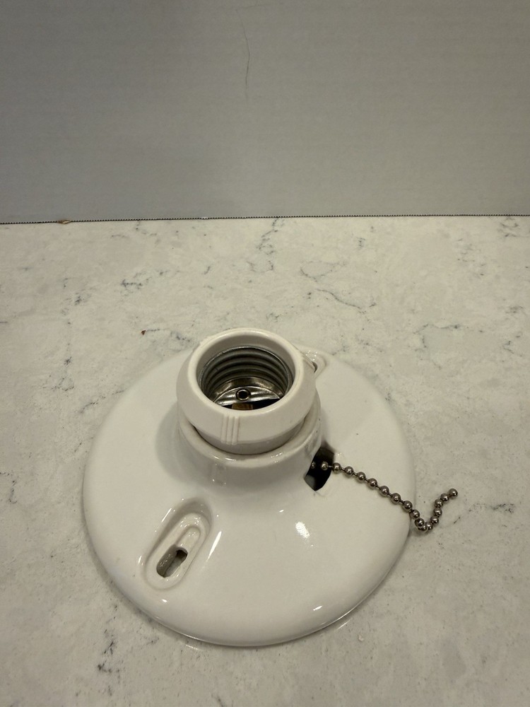 Vintage Eagle Pull Chain Receptacle No. 668 NOS