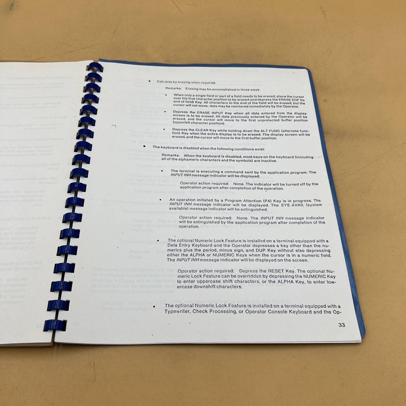 Telex Terminal Communications TC 277C Keyboard Display Terminal Operators Manual