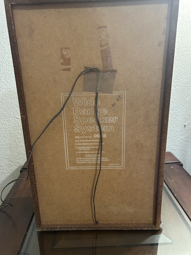 Vintage 1970 Pair Wide Range speakers system ￼model 0648