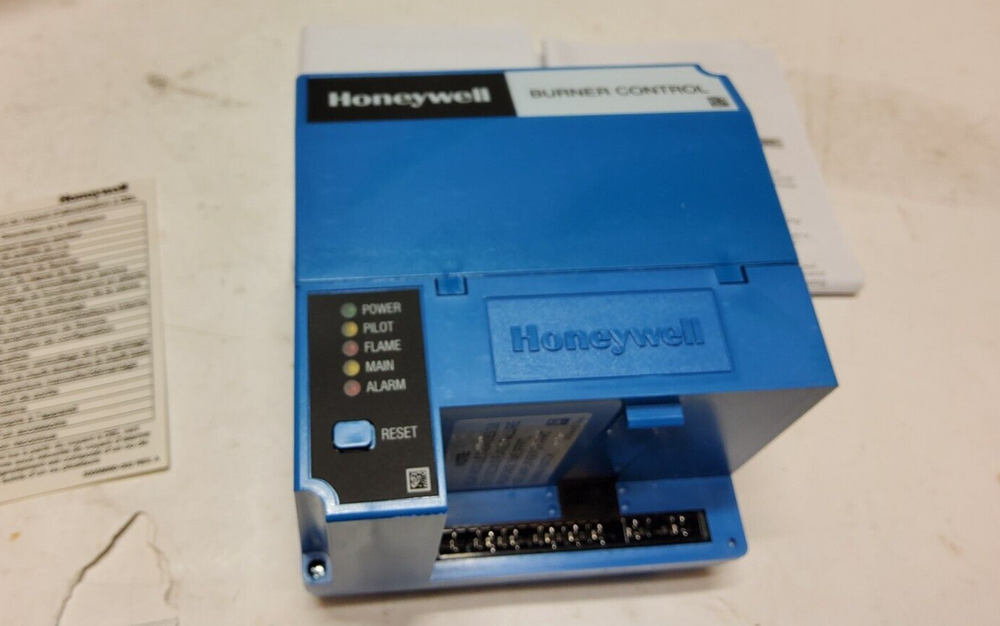 New Honeywell Automatic primary Control RM7890B2048