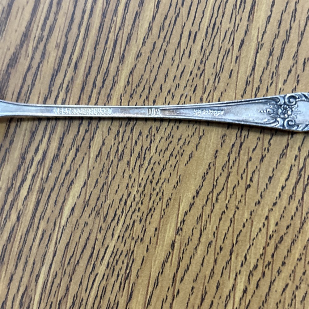 I.S. HERITAGE 1847 Roger Bros Pickle Fork - Master Butter Knife - Jelly Server