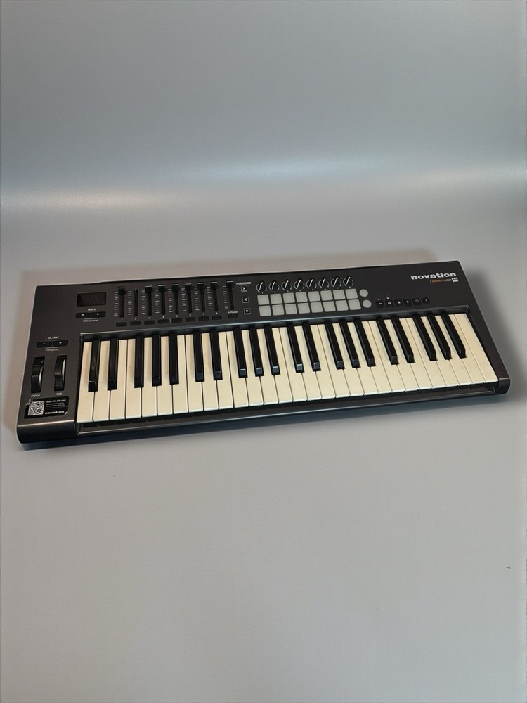 Novation Launchkey 49 Keyboard