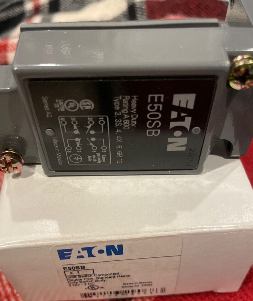 NEW Eaton E50SB Limit Switch Body Double Pole 2NO-2NC