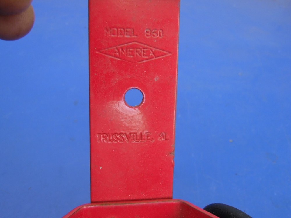 Amerex Model 860 Fire Extinguisher Bracket 3" - 4 1/4 " Diam. - Red