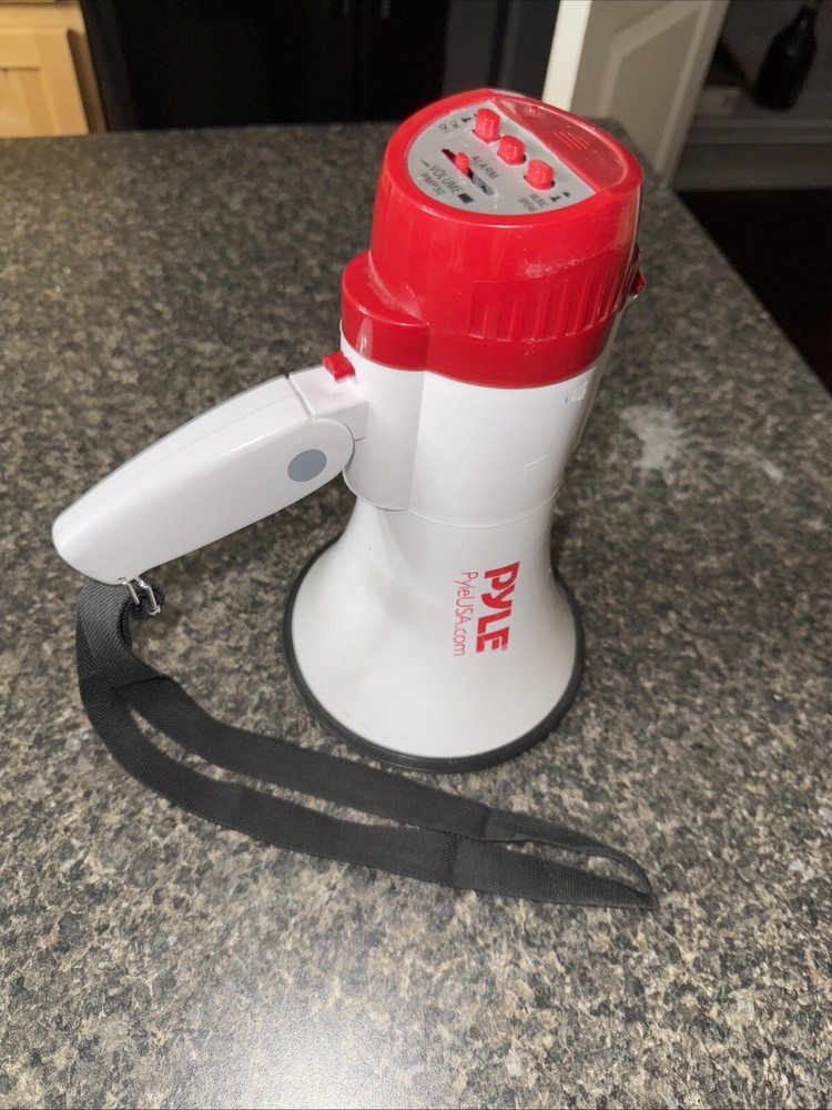 Pyle-Pro Professional Microphone and Speaker with Siren Tested