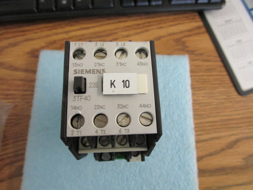 Siemens Model: 3TF4022-0B Motor Relay