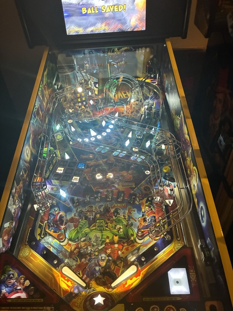 Stern Pinball Avengers Infinity Quest Premium