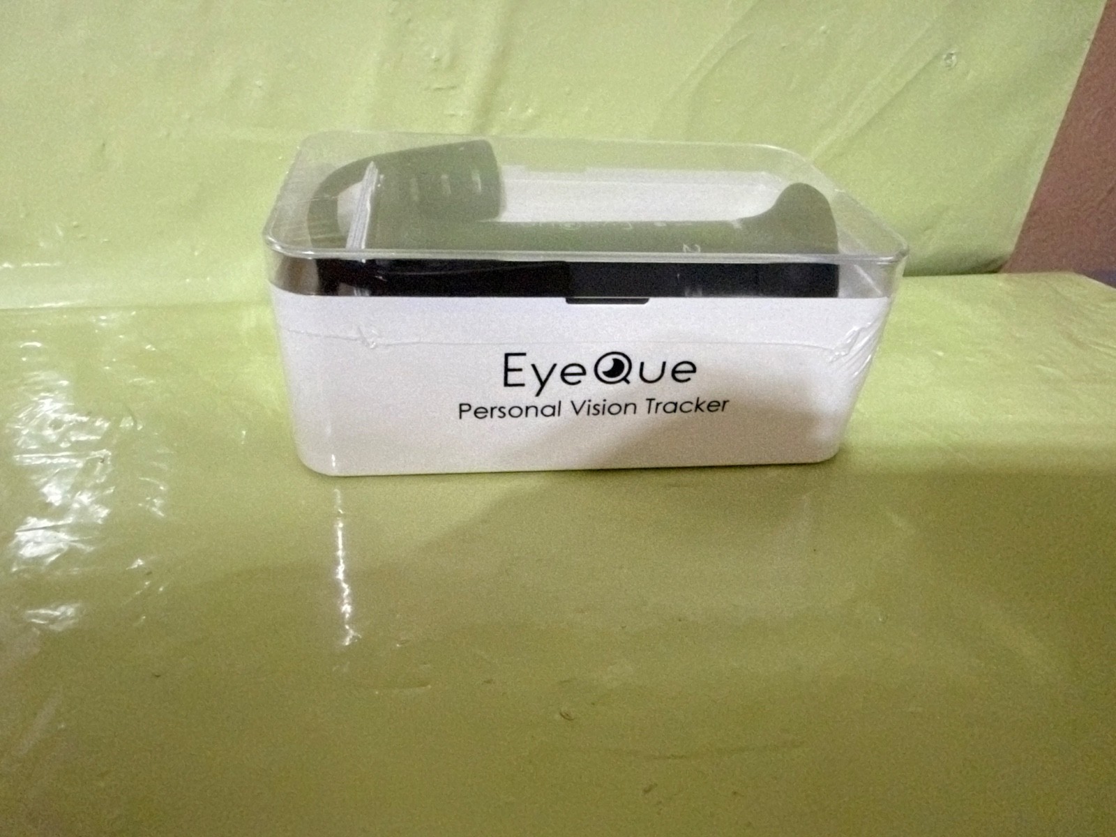 EyeQue Personal Vision Tracker Ophthalmic Refractometer Home Test Kit New