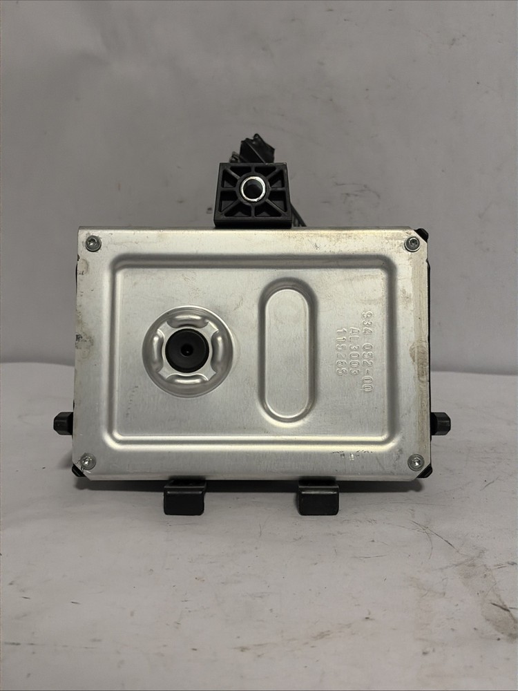 2011-2012 GM EQUINOX FUEL PUMP FLOW CONTROL MODULE OEM 20867260