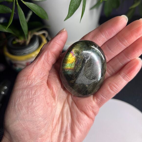 Labradorite Crystal Palmstone (9)