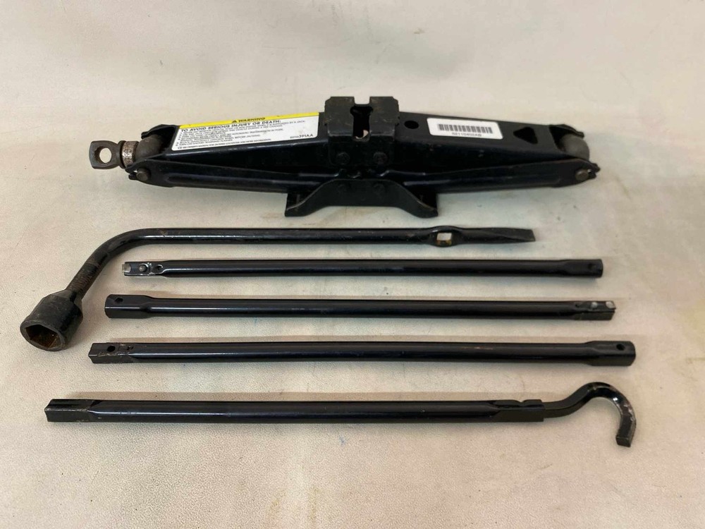 2005 Dodge Ram 1500 Jack Assembly with Tools OEM 52110402AB
