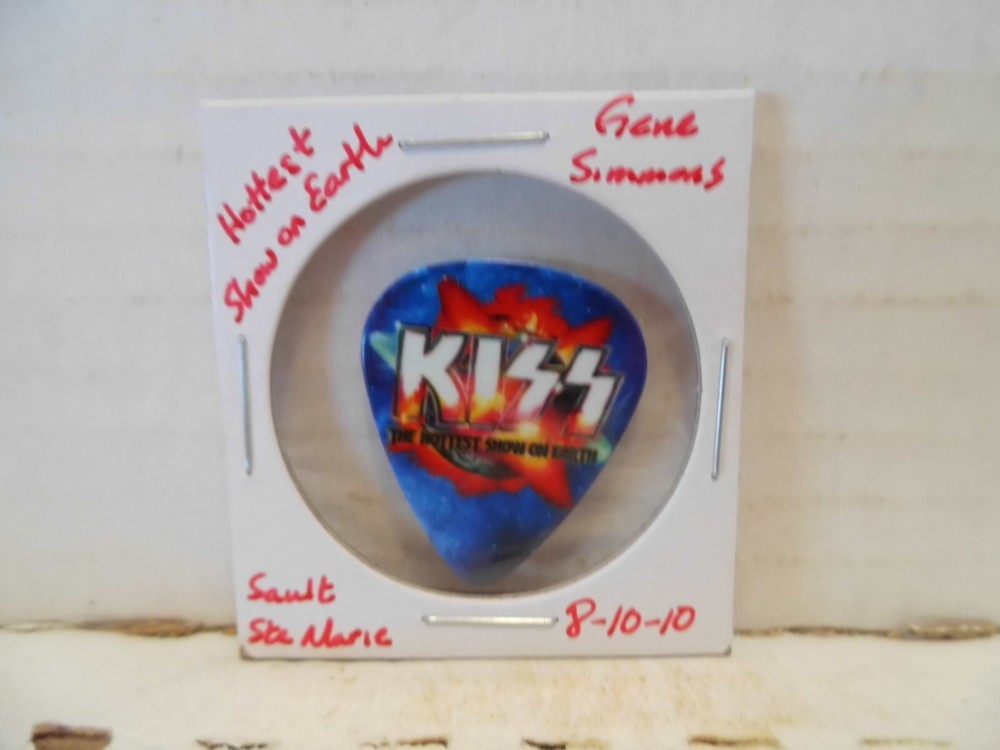 KISS "GENE SIMMONS" 8/10/2010 GUITAR PICK~READ DESCRIPTION #11~20