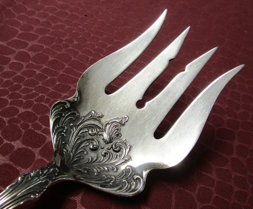 DORIC 1907 Silverplate Large Fish or Salad Serving Fork No Monograms gu