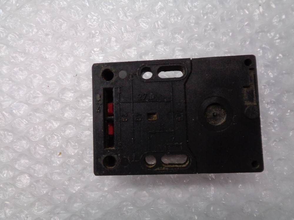 SCHMERSAL AZ15ZVR SWITCH UNMP