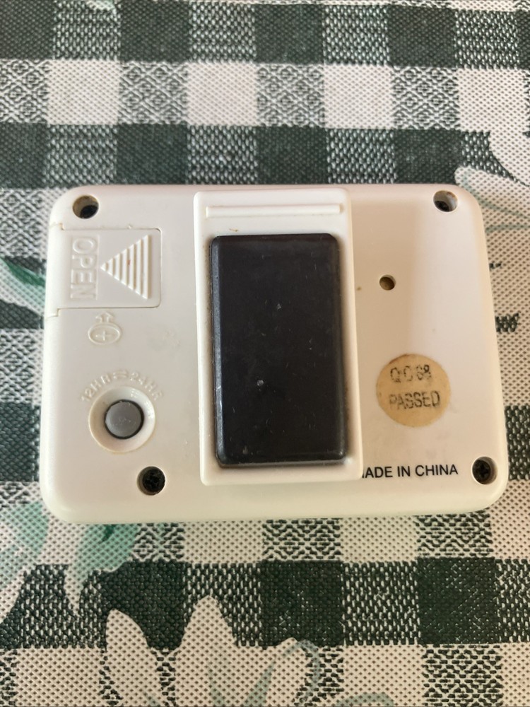 PAMPERED CHEF DIGITAL CLOCK TIMER WITH CLIP Nice Working Condition, New Battery