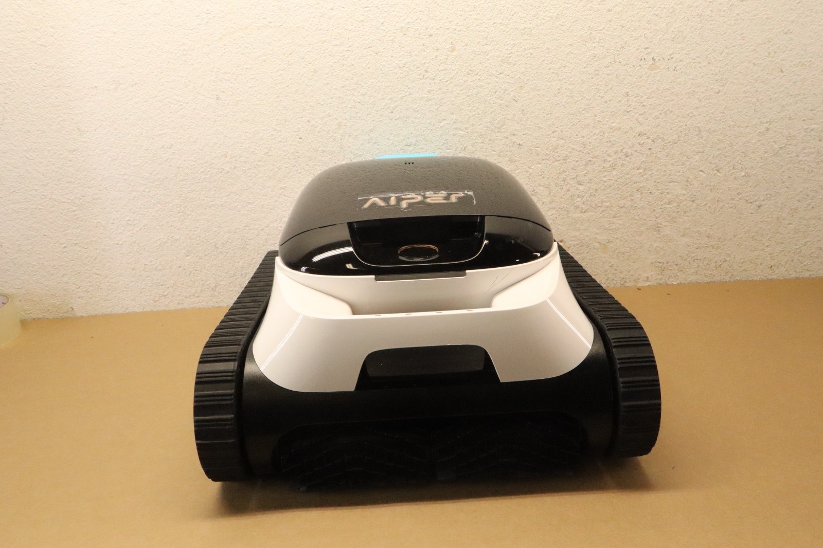 AIPER Scuba N1 Robotic Pool Vacuum Cleaner, Cordless, 2 Extra Brushes