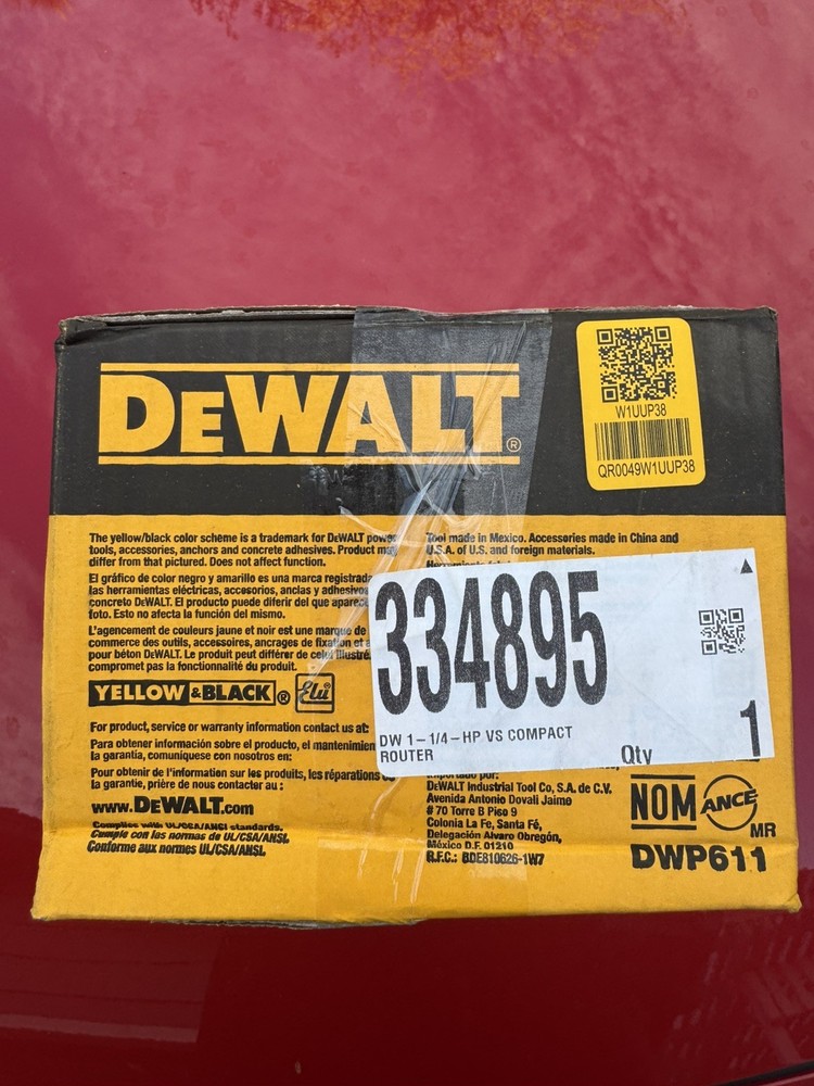 DEWALT DWP611 Fixed-Base 1-1/4-HP Max Torque Variable Speed Compact Router