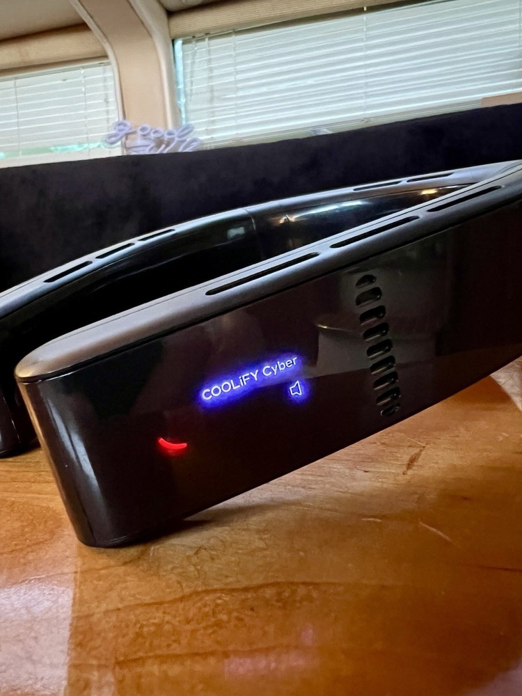 Coolify Cyber Personal/Portable Climate Control Excellent Condition