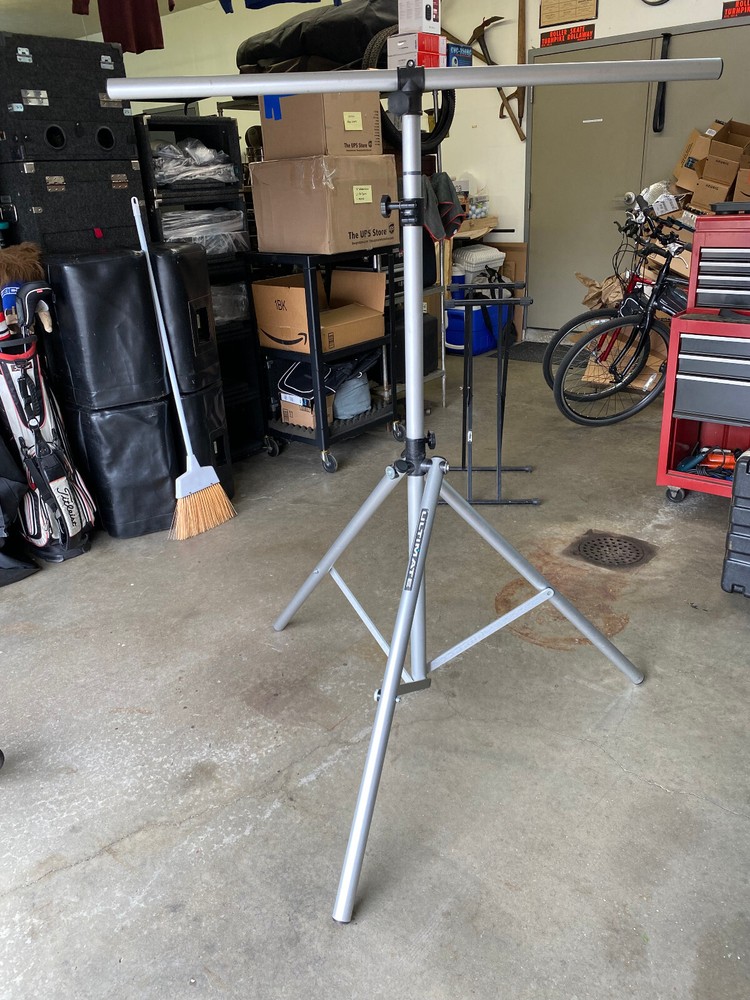Ultimate Support System Light Stand w/ 4ft Crossbar