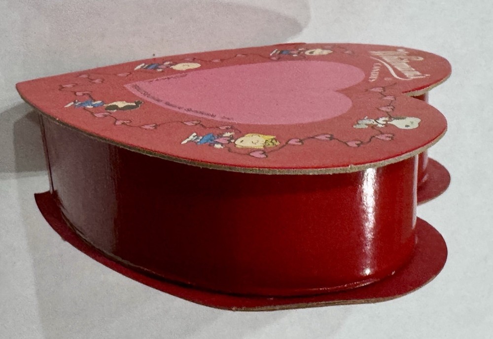 Vintage Snoopy - Peanuts - Whitman Candy Container 4” Across