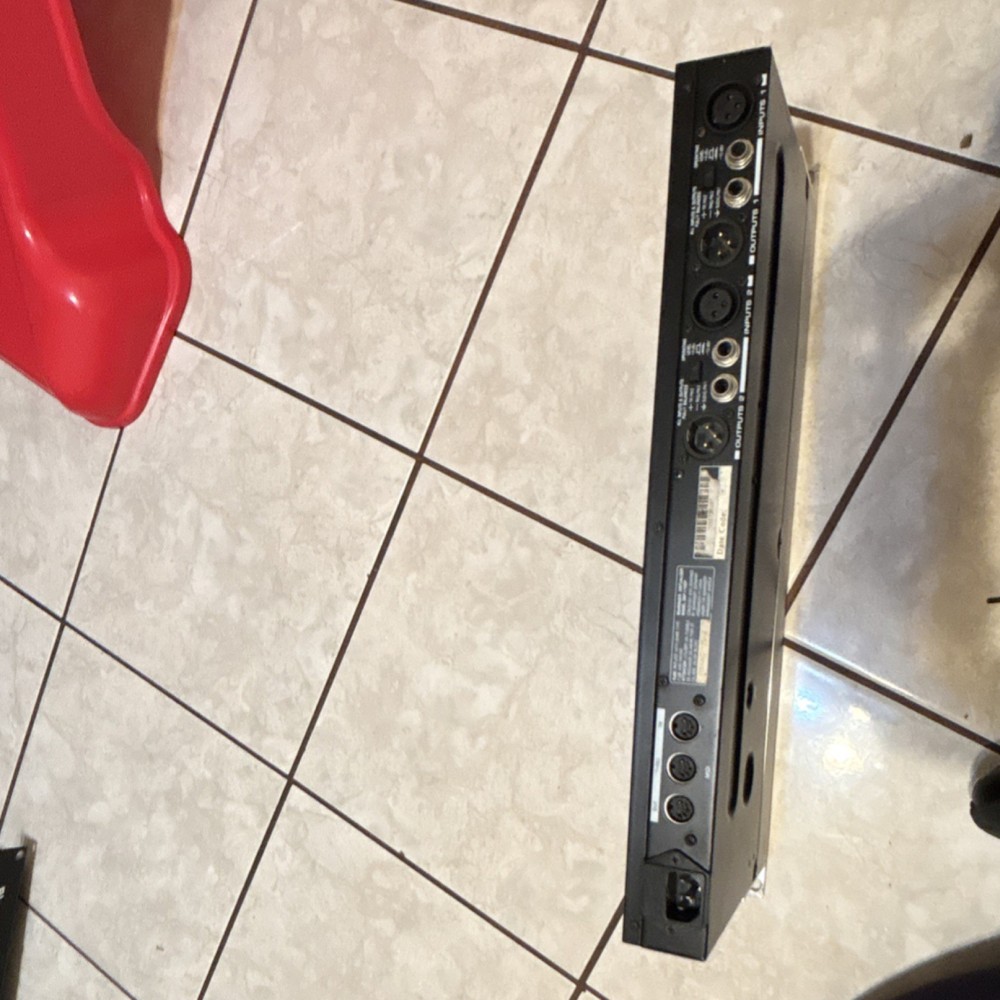 Behringer Feedback Destroyer Pro DSP1100P Rackmount Feedback Suppression