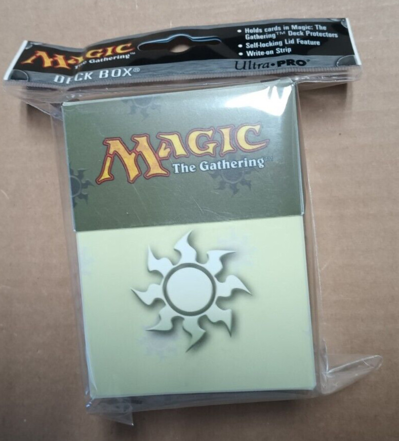 Ultra Pro White Mana Symbol Deck Protector Box  (UP82446)