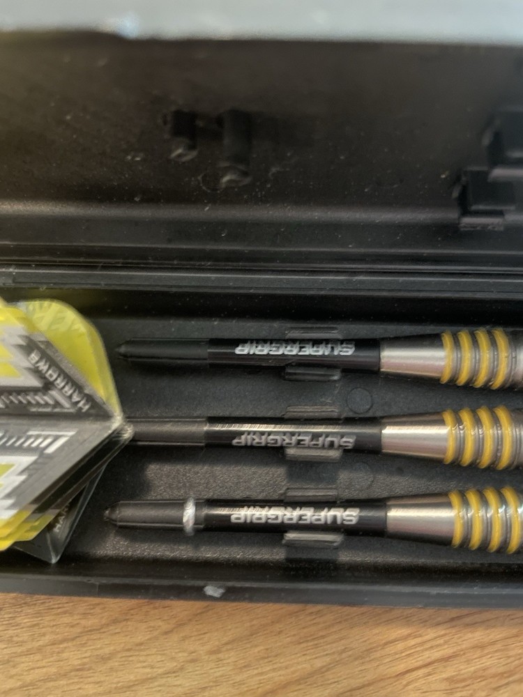 Harrows Darts Suregrip With Case