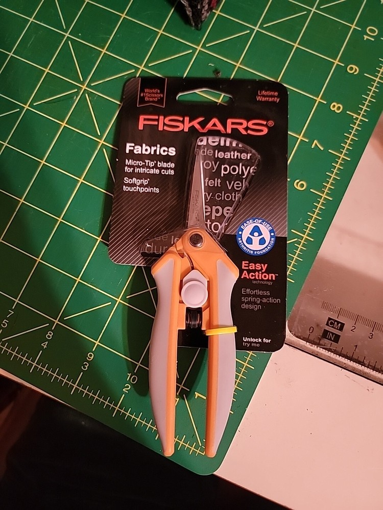 Fiskars Fabrics scissors Micro-tip blade for intricate cuts softgrip