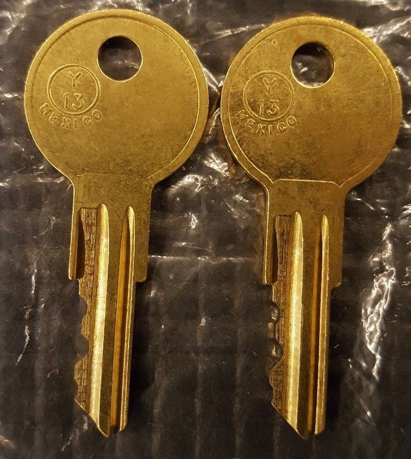 2 Brinks Keys CODE 021 - 040 Safe cabinet / Cash box / lock box / organizer key