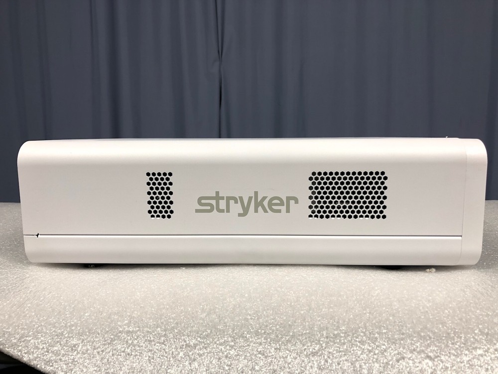 Stryker L11 AIM LED Auto Light Technology Light Source - 2019