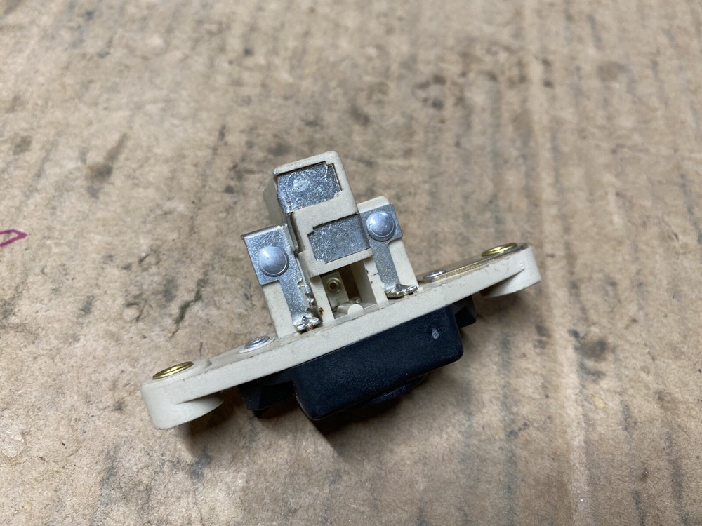 New Old Stock Lazorlite Voltage Regulator #U18-5485