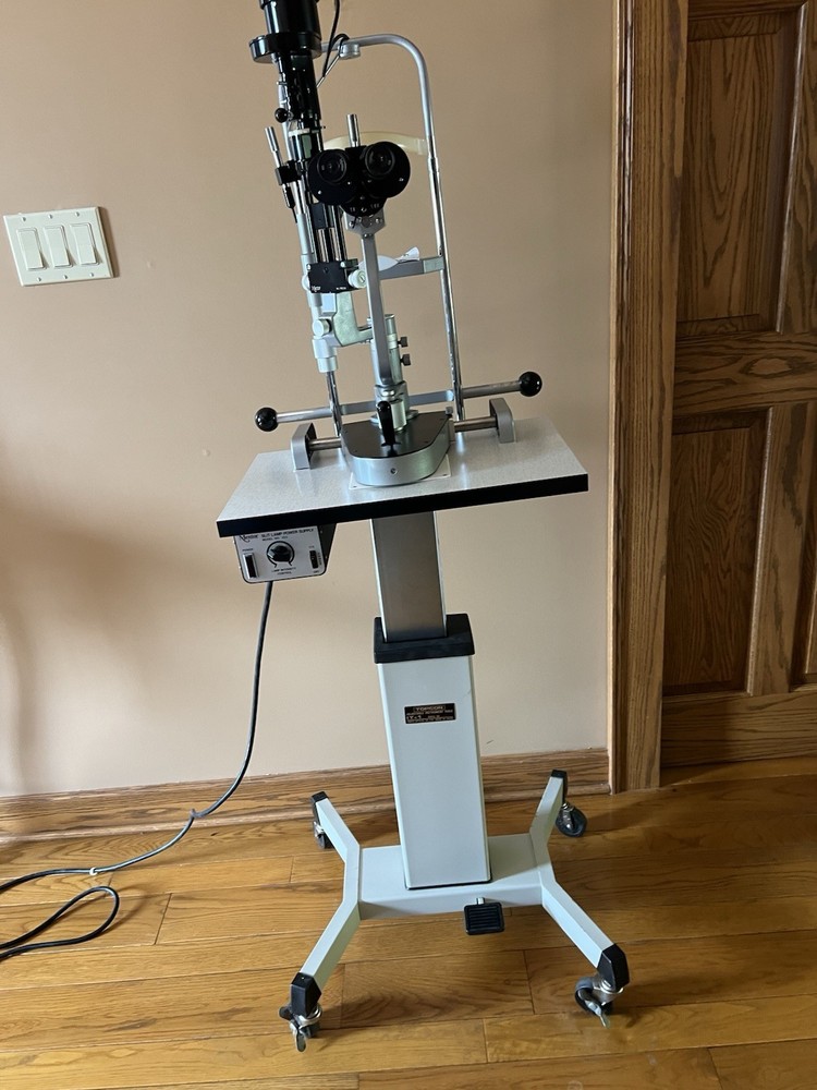 Mentor Slit Lamp With Adjustable Table And Accessories
