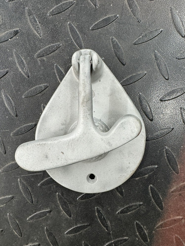 Door Knocker - Putter & Golf Ball