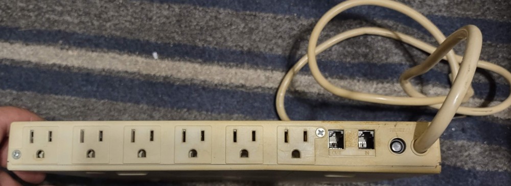 Newpoint Switcher 2000 Plus, 6 Outlet Surge/Noise Protector Power Strip