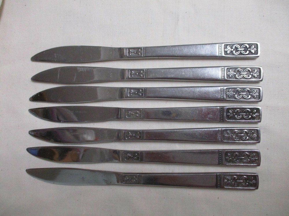 Customcraft Stainless Flatware - CUS3 - 7 Longer Dinner Knives