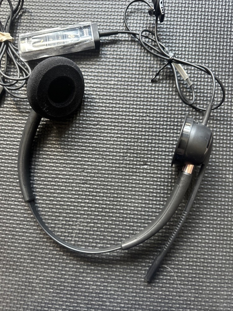 Plantronics HW520 Headset + Poly DA85-M Headset