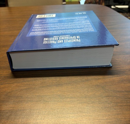 Principles and Practice in Ophthalmic Assisting : A Comprehensive Textbook