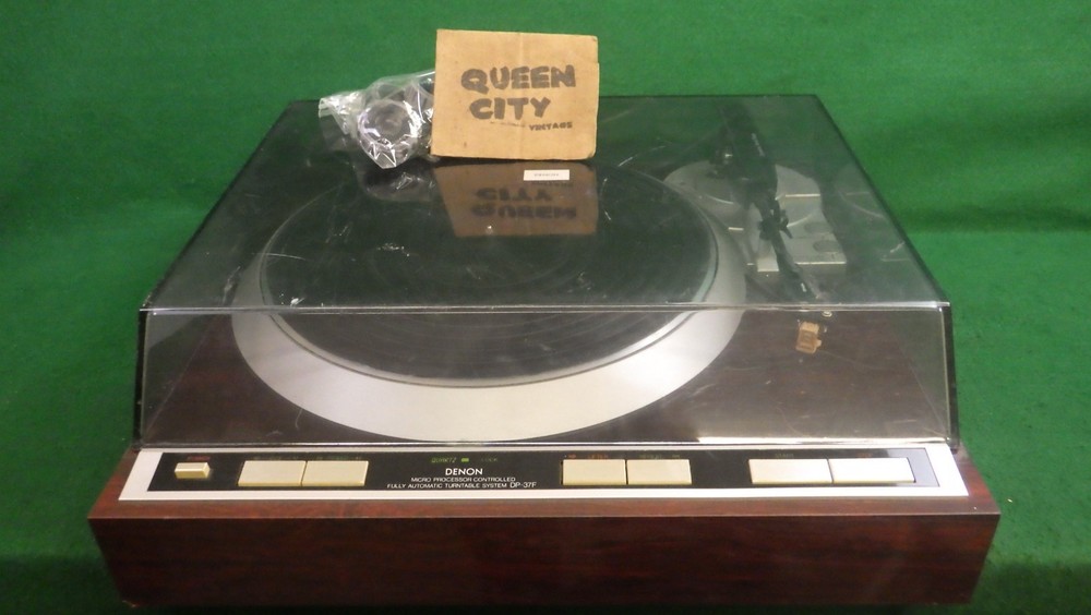 Vintage Denon phonograph-turntable DP-37F Microprocesor Controlled Automatic