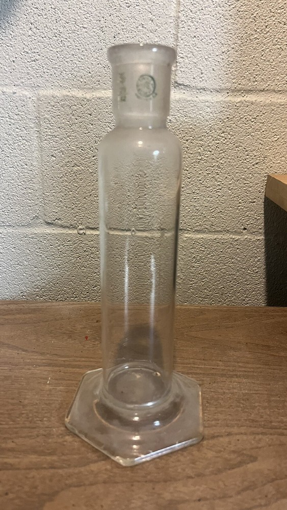 Pyrex 28/42 graduated cylinder