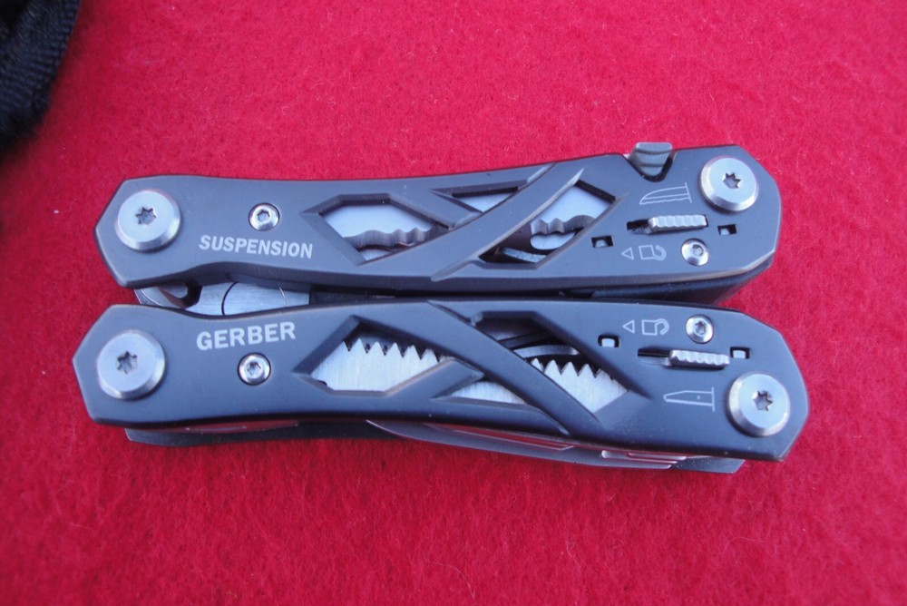 Gerber Suspension Multi-tool with Sheath Very Clean used very lightly