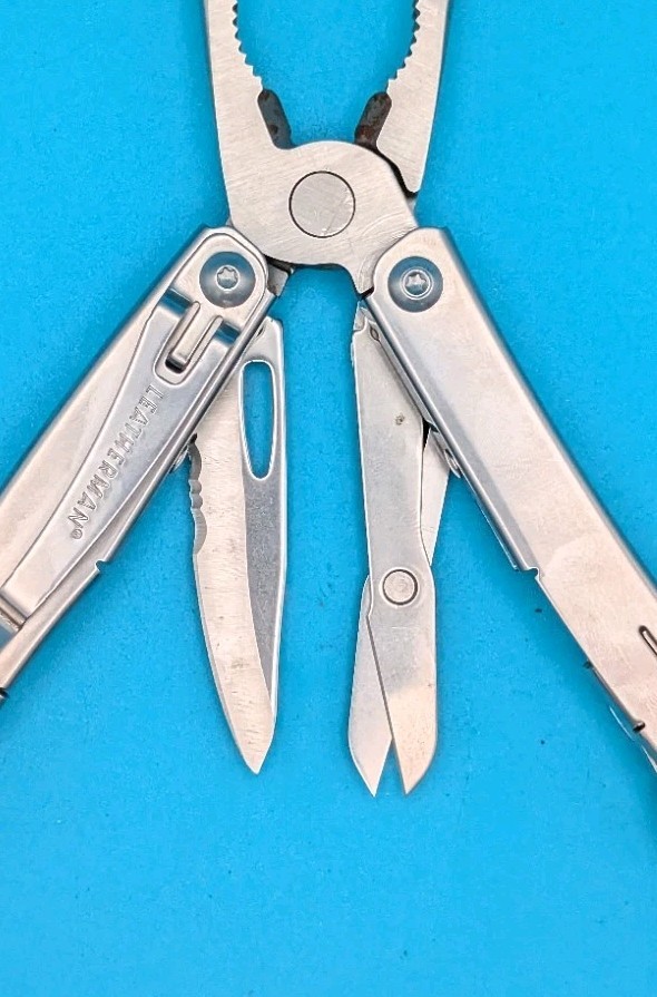 LEATHERMAN WINGMAN MULTI-TOOL! FAST SHIPPING!