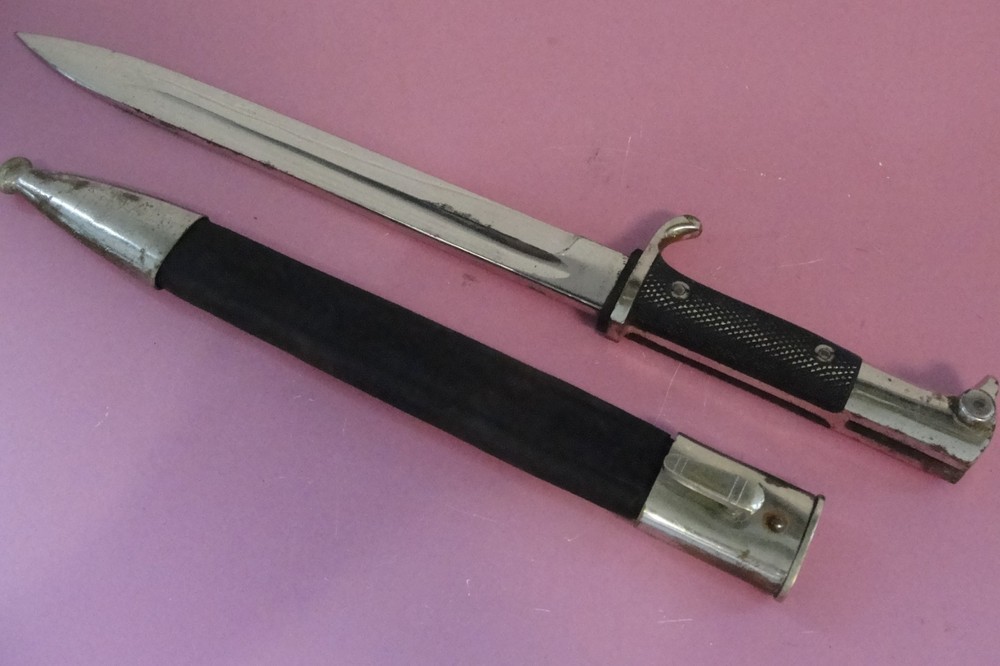 Vintage E. Pack & Sohne Solingen Bayonet