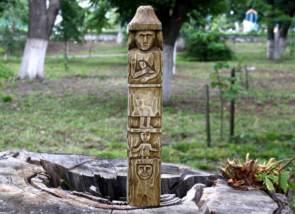Wooden statue Zbruch Idol.