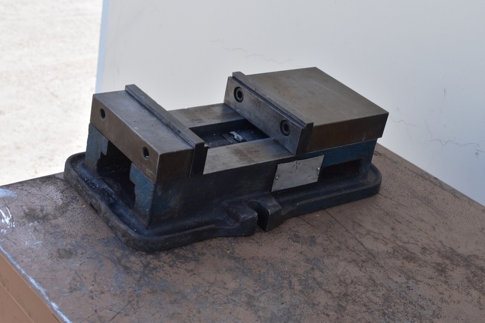 Milling machine Vise 6"