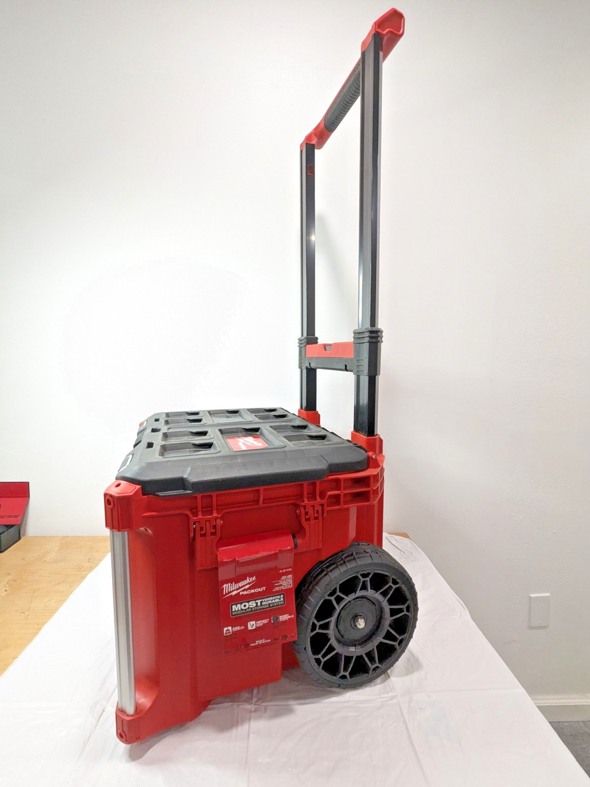 Milwaukee PACKOUT Rolling Tool Box 48-22-8426