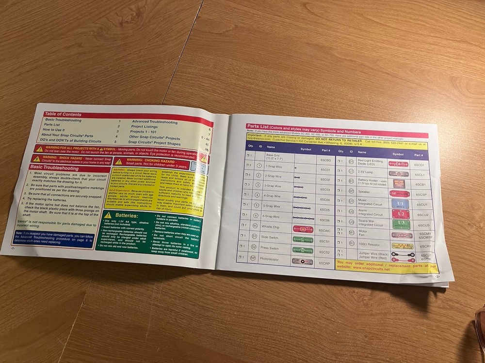 ELECTRONIC SNAP CIRCUITS Projects 1-101 instruction manual ONLY..2012