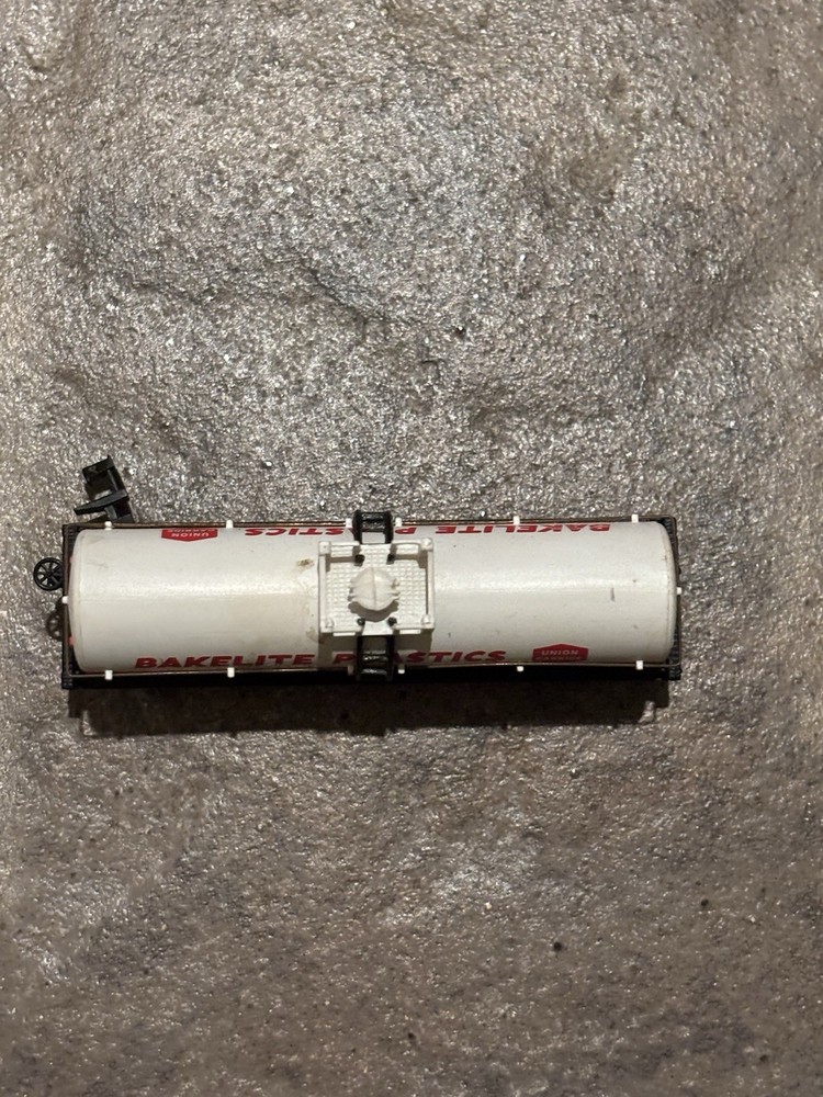 Bakelite Plastics Box Car N Scale