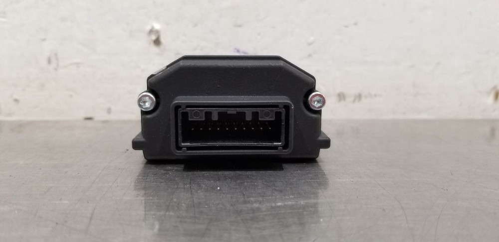 15 CHEVY SUBURBAN 1500 FRONT FACING CAMERA WINDSHIELD MOUNTED 23335317