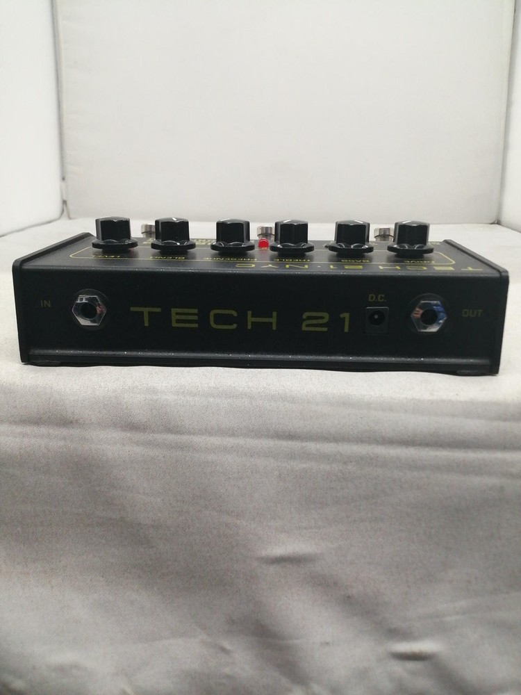 TECH21 SANSAMP BASS DRIVER DI effector
